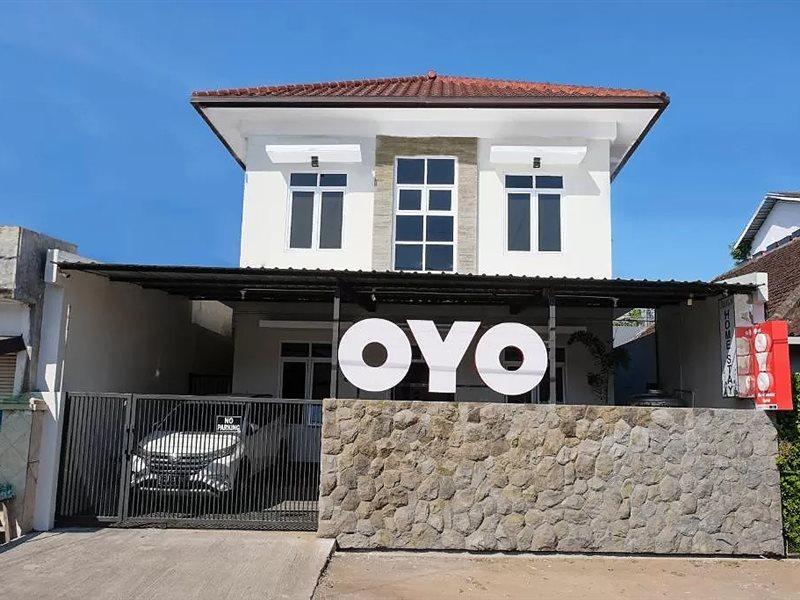 Super Oyo 995 Alice'S Homestay Syariah Jembel Екстериор снимка