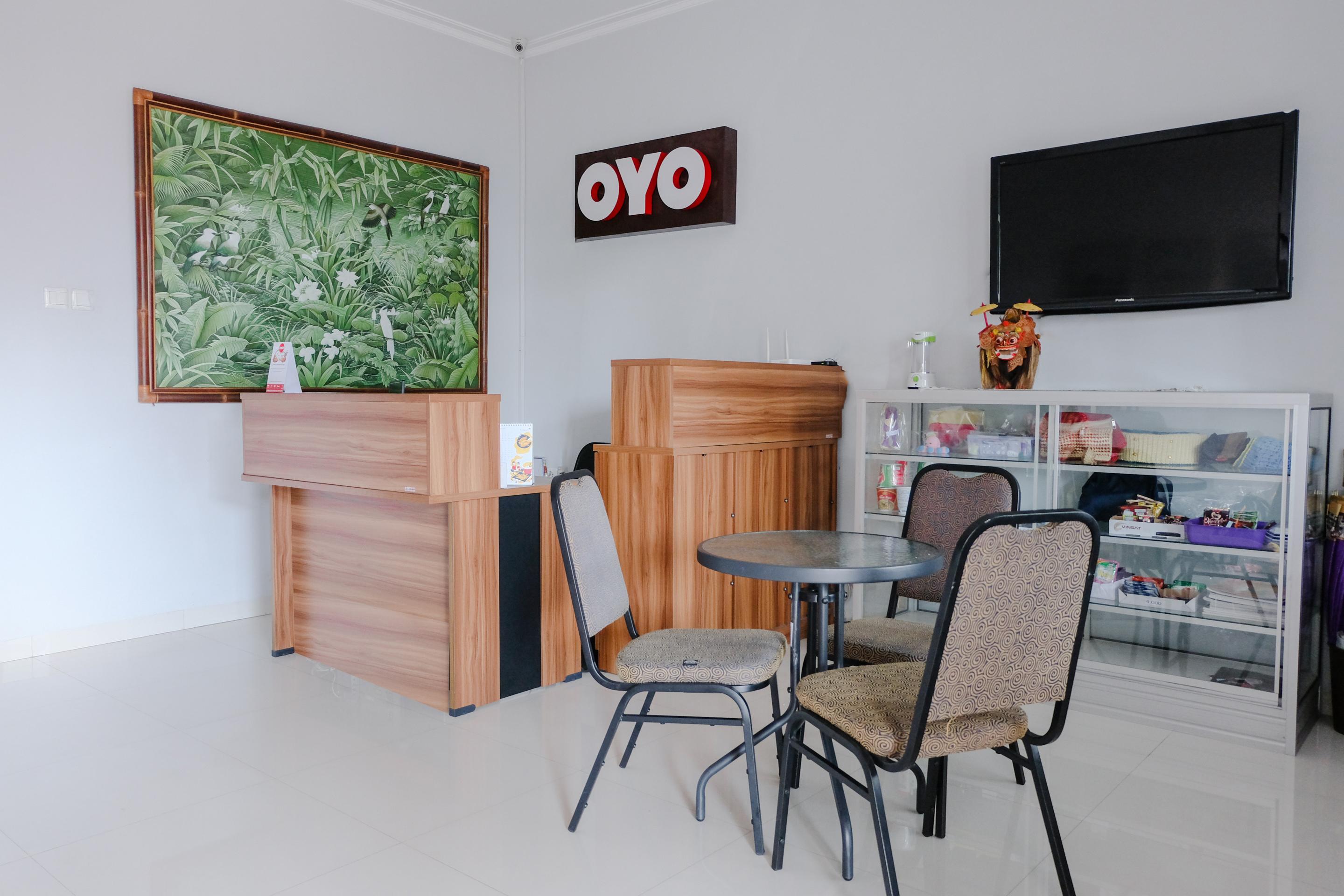 Super Oyo 995 Alice'S Homestay Syariah Jembel Екстериор снимка